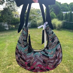 VIRAL MULTICOLOR VELVET BOW BEADED BAG